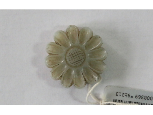 青白玉菊花佩