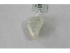 白玉桃形挂件