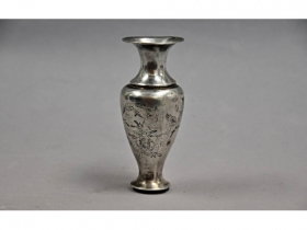 银錾花瓶