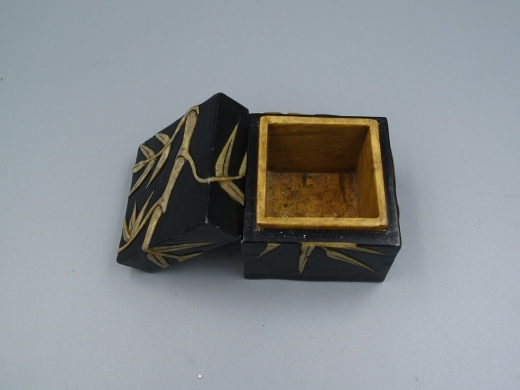 寿山石雕竹纹盒子