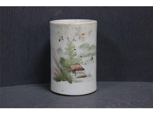彩山水笔筒