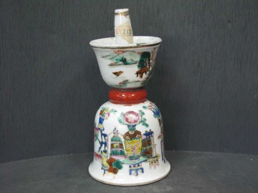 彩花卉烛台