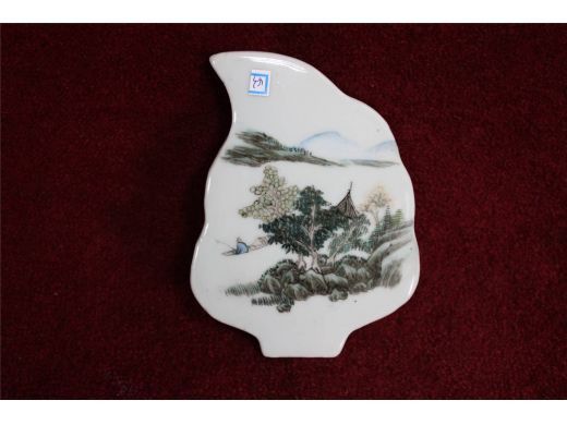 叶形山水小瓷片