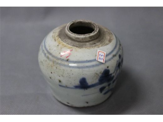 青花花卉小罐