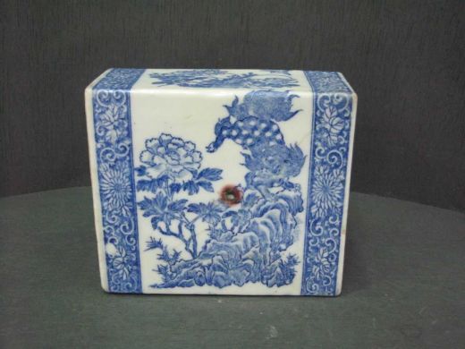 青花狮子纹枕头
