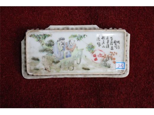 彩人物小瓷片