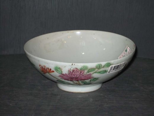 粉彩四季花碗