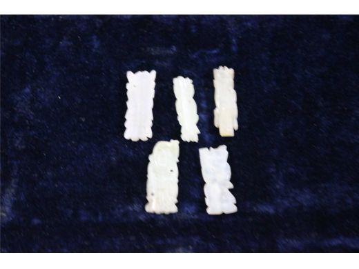 玉人物小件