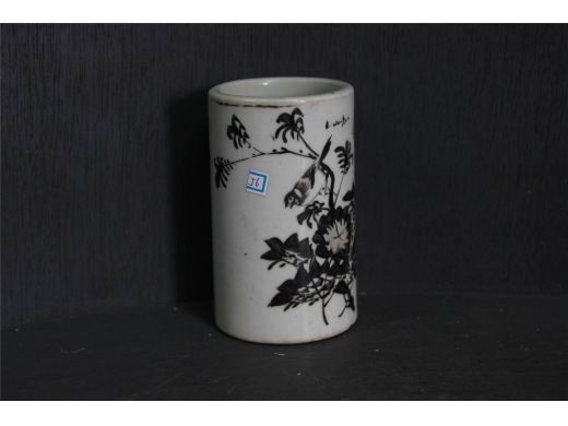 墨彩花鸟笔筒