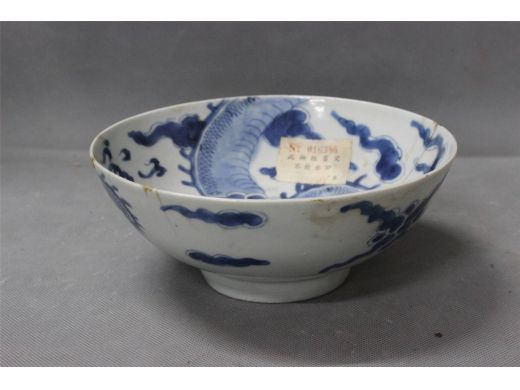 青花过墙龙碗