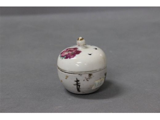 彩花卉小盖碗