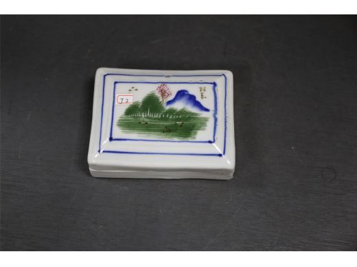 釉下彩山水印盒