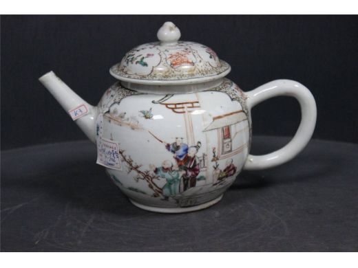 广彩人物茶壶