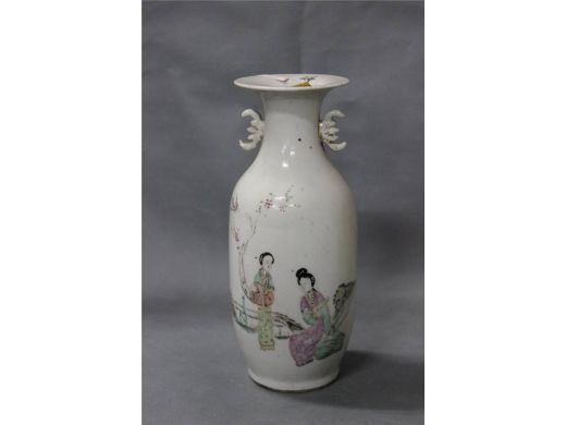 彩人物双耳瓶