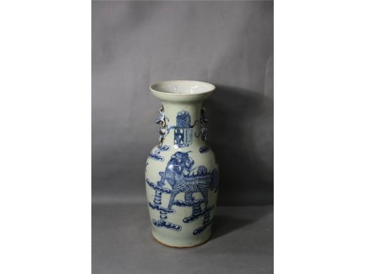 150件青花麒麟纹瓶