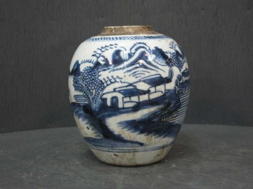 青花山水罐