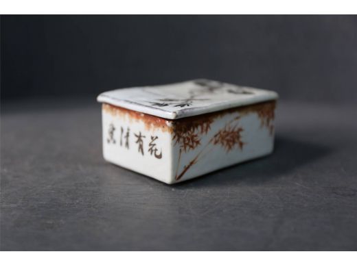 墨彩花鸟印盒