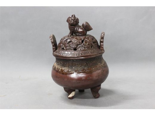 酱釉三足熏炉