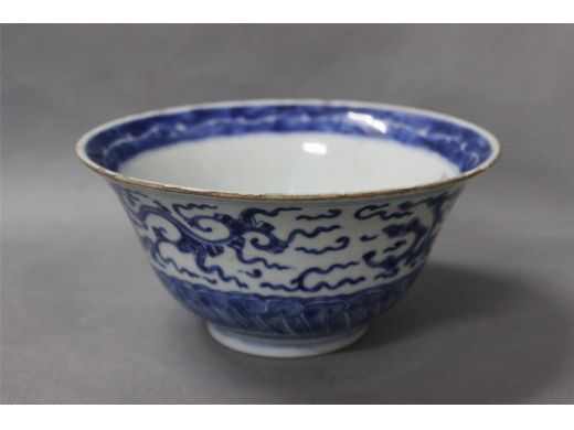 青花夔龙纹碗