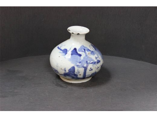 青花山水小瓶