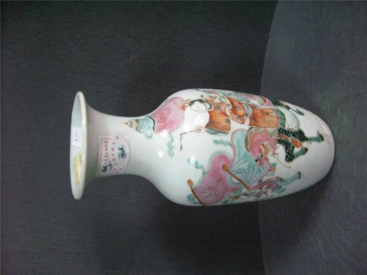 彩人物花瓶