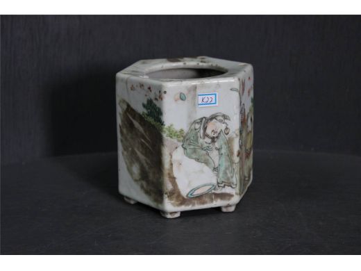 彩人物六角茶壶