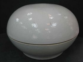 白釉瓷盒