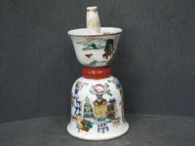 彩花卉烛台