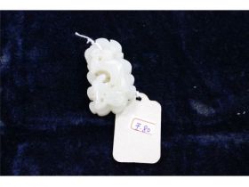 白玉人物寿字珮