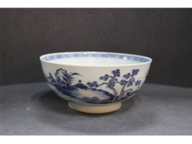 清乾隆青花山水纹碗