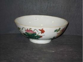粉彩四季花花口碗