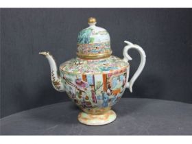 广彩人物茶壶