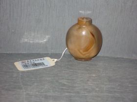 玛瑙鼻烟壶
