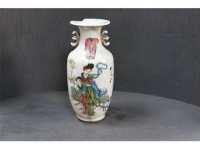 彩人物双耳瓶