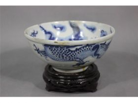 青花龙纹碗