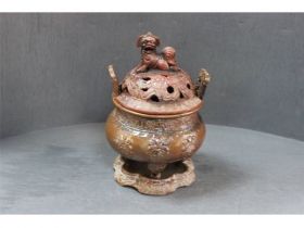 酱釉三足鼎式熏炉