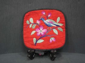 湘绣花卉人物鸟小件