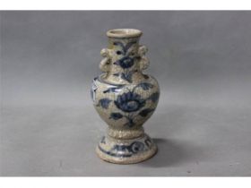 青花花卉纹双耳小瓶