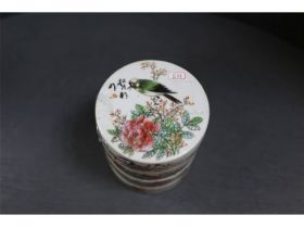 彩花鸟四节盒