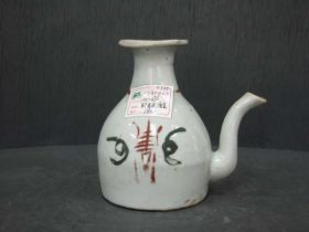 彩花卉茶壶