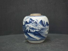 青花山水罐