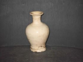 白釉小瓶