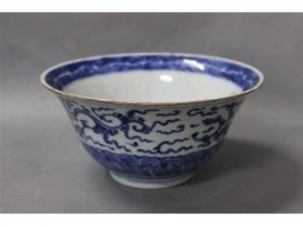 青花夔龙纹碗
