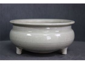 青釉三足小炉