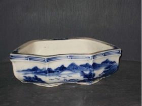 青花山水水仙盆