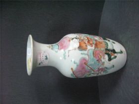 彩人物花瓶