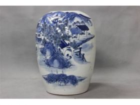 青花山水冬瓜罐