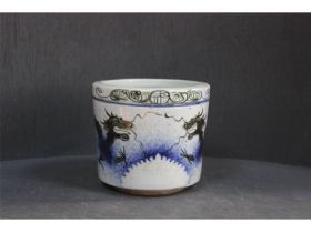釉下彩云龙纹筒式炉