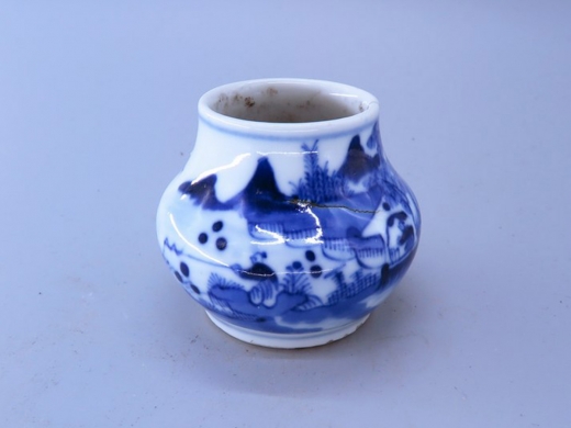 青花山水纹水盂