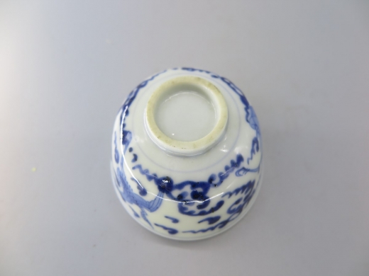 成化款青花云鹤纹杯